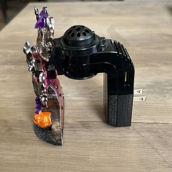 Bath & Body Works Wallflowers - Picture 2 of 4